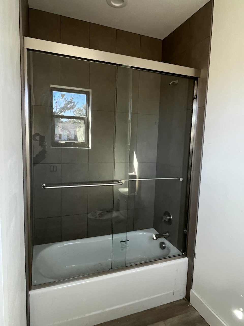 Tub Enclosure